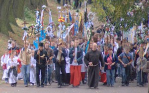 Dzieci na pielgrzymce na Górze św. Anny