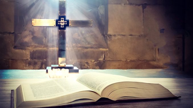 holy-bible-g4c80480b9_1920