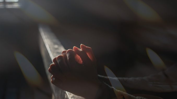 prayer-g6e9dd3984_1920