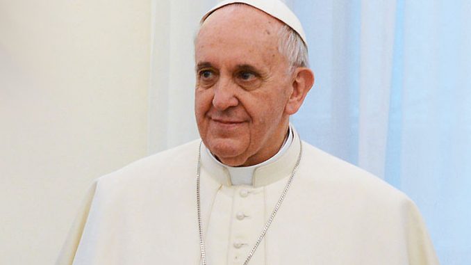 800px-Pope_Francis_in_March_2013_b